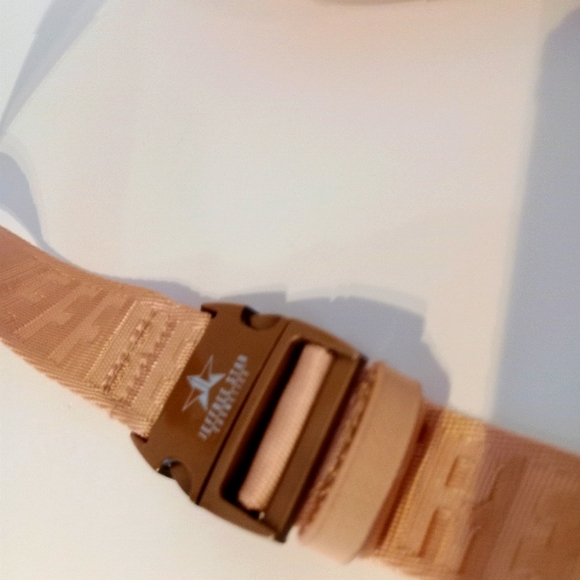 JEFFREE STAR COSMETICS Fanny Pack Bag Peachy Pink - Picture 11 of 12